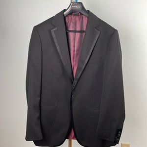 Steve Harvey Men’s tuxedo